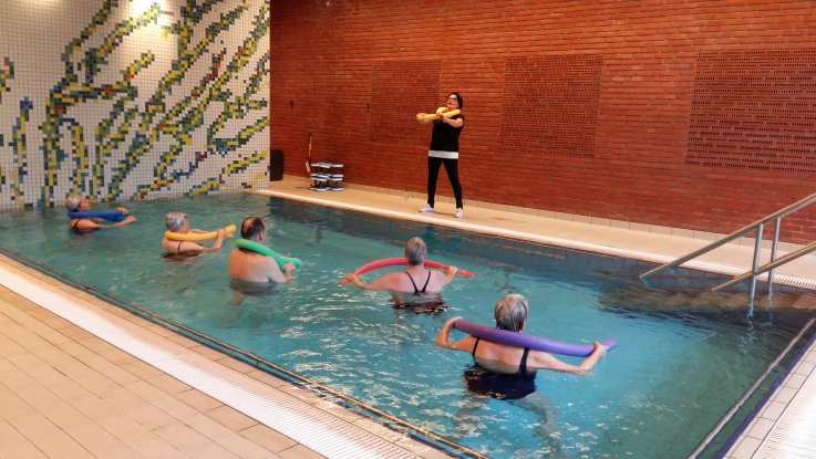 Foto: Vandgymnastik i Birkerød Svømmehal - varmtvandsbassin