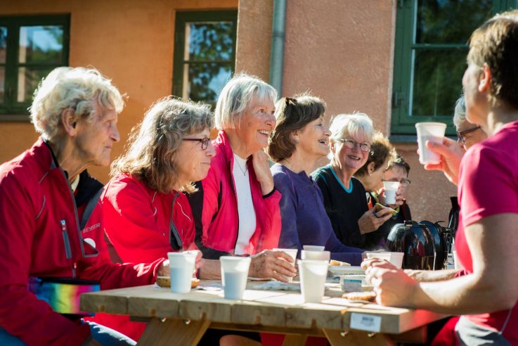 Foto: Grøn Puls 60+ - deltagere holder pause med kaffe
