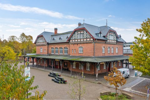 Pladsen ved Skodsborg Stationsbygning