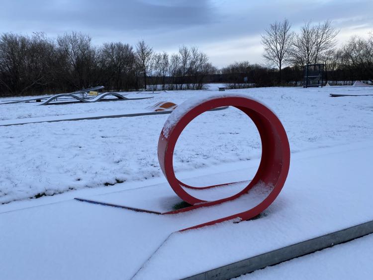 Minigolfbanen ved Mariehøj i snevejr i november 2023.