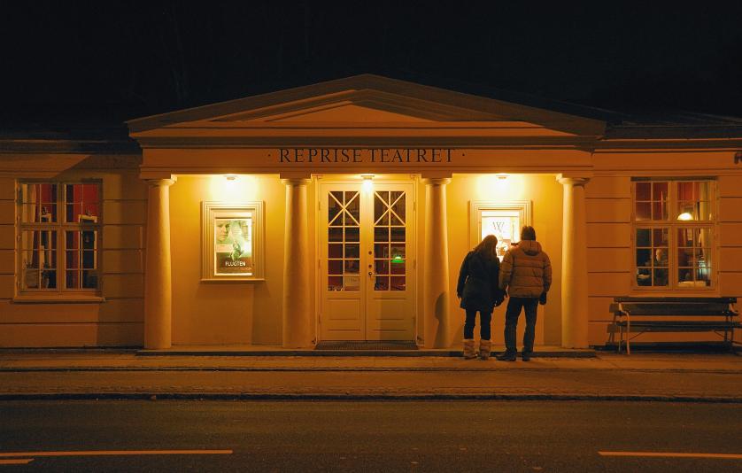 Reprisen facade aften